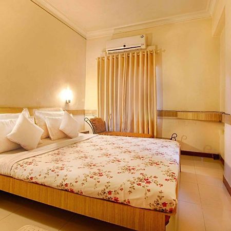 Parth Residency Hotel Ahmedabad Ngoại thất bức ảnh