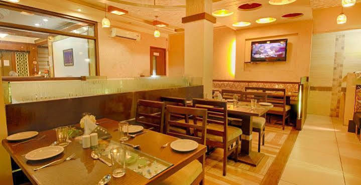 Parth Residency Hotel Ahmedabad Ngoại thất bức ảnh