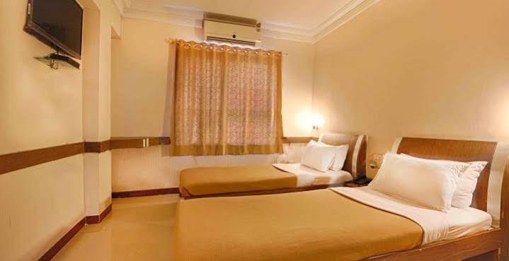 Parth Residency Hotel Ahmedabad Ngoại thất bức ảnh