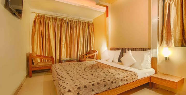 Parth Residency Hotel Ahmedabad Ngoại thất bức ảnh