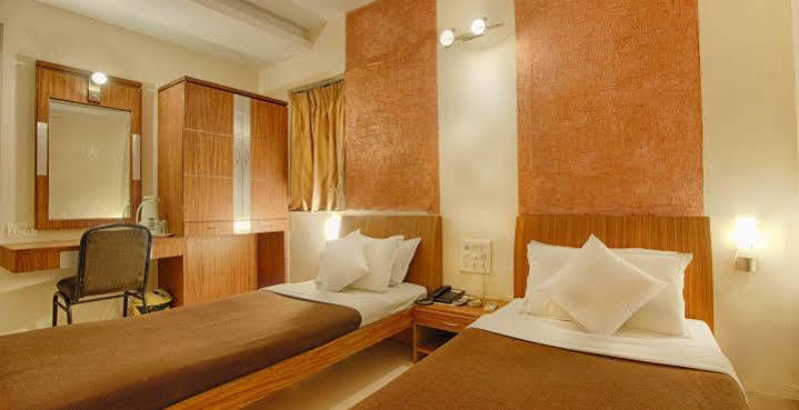 Parth Residency Hotel Ahmedabad Ngoại thất bức ảnh